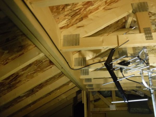 三島市地デジアンテナ屋根裏取付工事