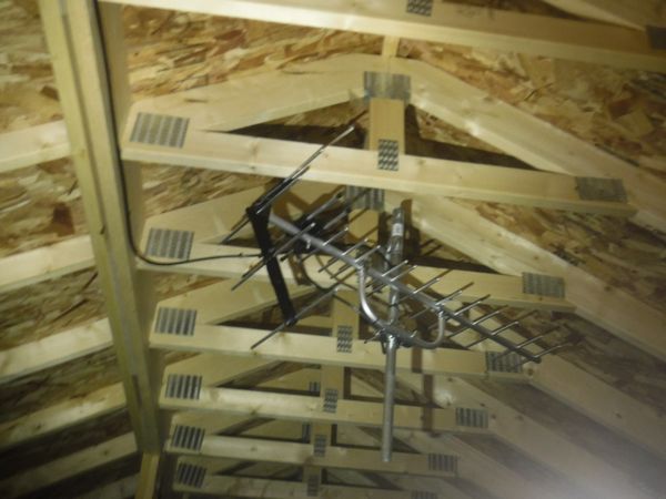 三島市地デジアンテナ屋根裏取付工事